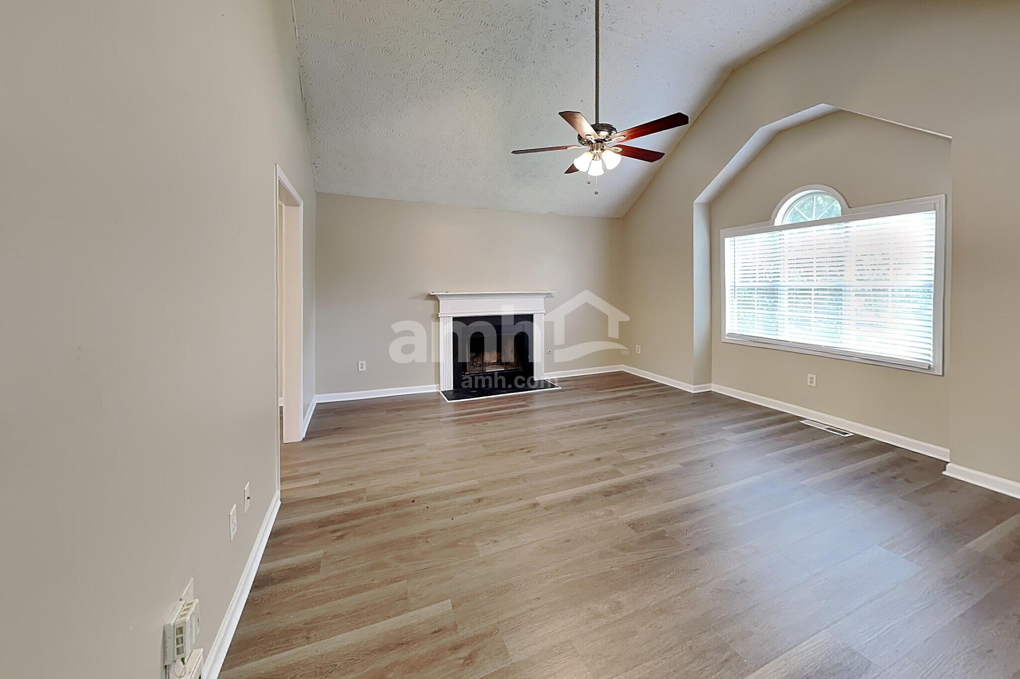 Building Photo - 808 Grindstone Ct SW