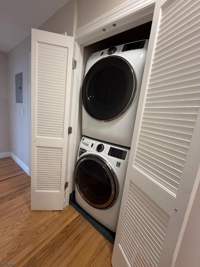 Building Photo - 93 Centre St