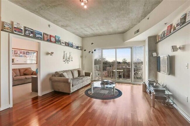 Building Photo - 250 Pharr Rd NE