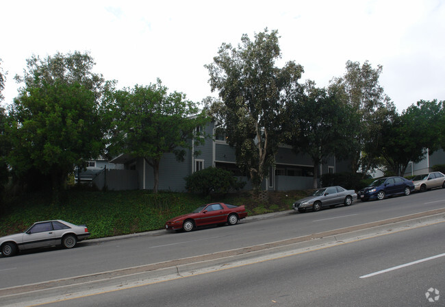 Building Photo - Hollywood Park Apartments