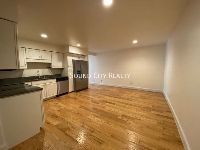 Building Photo - 1612 Boscobel St