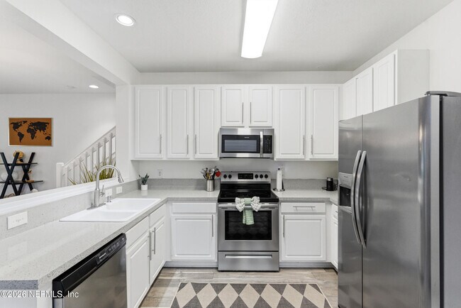 Building Photo - 7990 Baymeadows Rd E