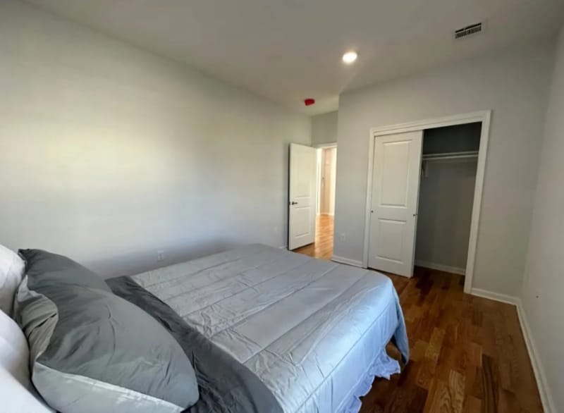 Building Photo - 558-562-562 Court St