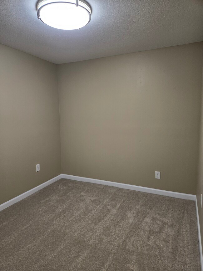 Building Photo - 2125 Hollywood Blvd