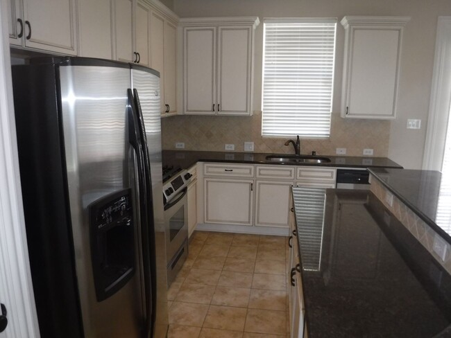 Building Photo - Beautiful 2 bed 2.5 Bath in Las Colinas!