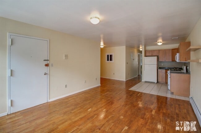 Building Photo - 245 Skillman Ave