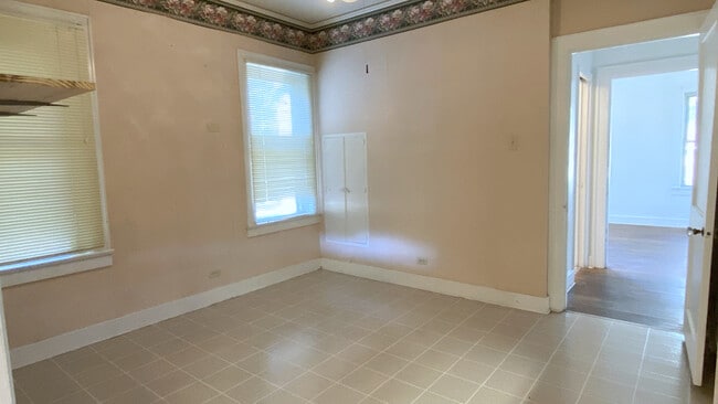 Building Photo - 1017 Audubon Ave