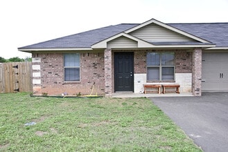 Building Photo - 17037 Loring Ln