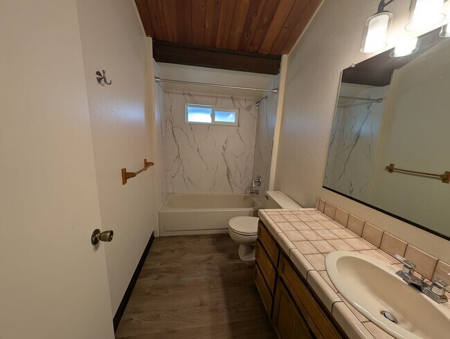 Building Photo - 0124