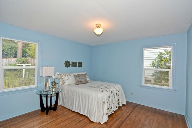 Building Photo - 2BR/1.75BA Wedgwood Home with Bonus Room and Large Backyard