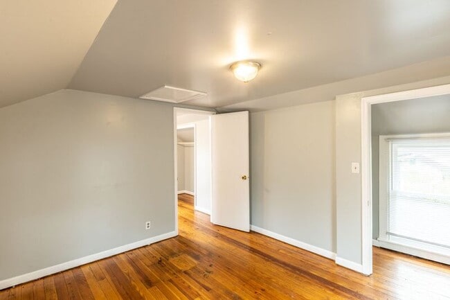 Building Photo - 5247 Alberene Rd