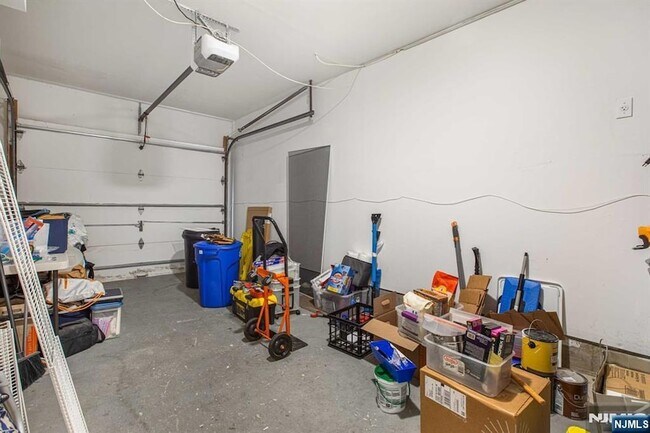 Building Photo - 6-04 Cross Meadows