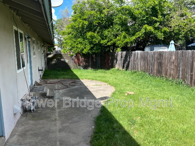 Building Photo - 8935 Leedy Ln