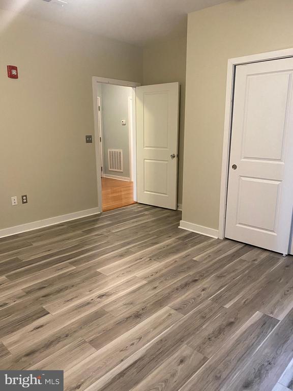 Building Photo - 4742 Pine St