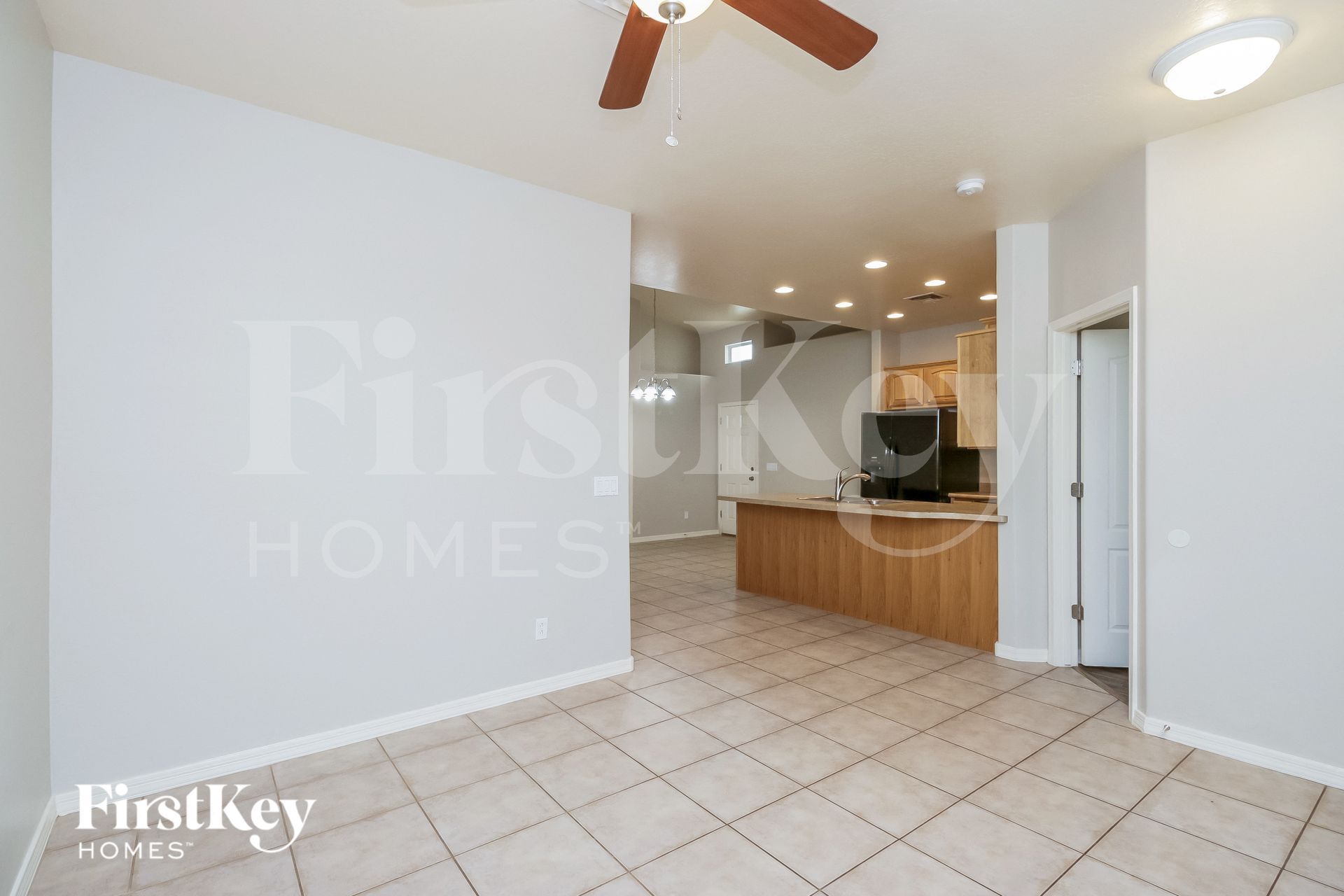 Building Photo - 113 N Warren St