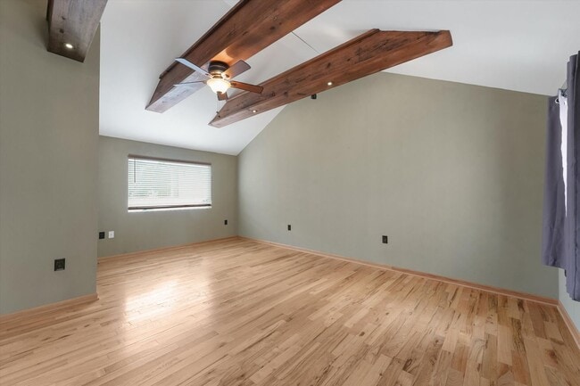 Building Photo - Modern and Sleek Three Bedroom Townhome!