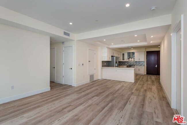 Building Photo - 1237 S Holt Ave