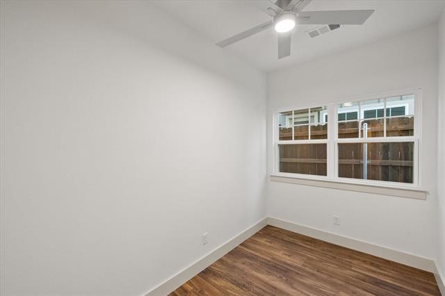 Building Photo - 506 E Kimball St