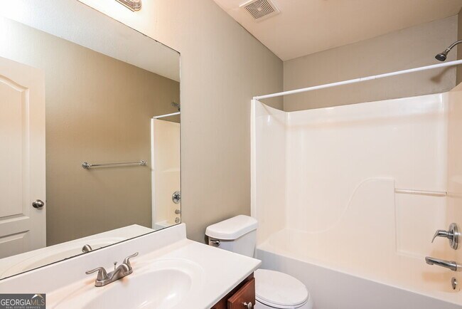 Building Photo - 6593 Grand Hickory Dr
