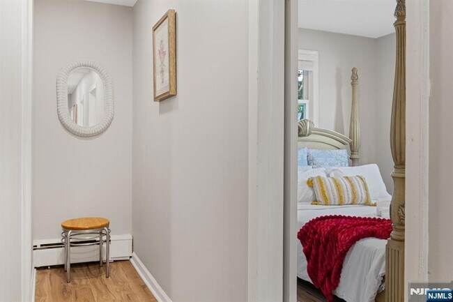 Building Photo - 401-403 Essex Street Unit A