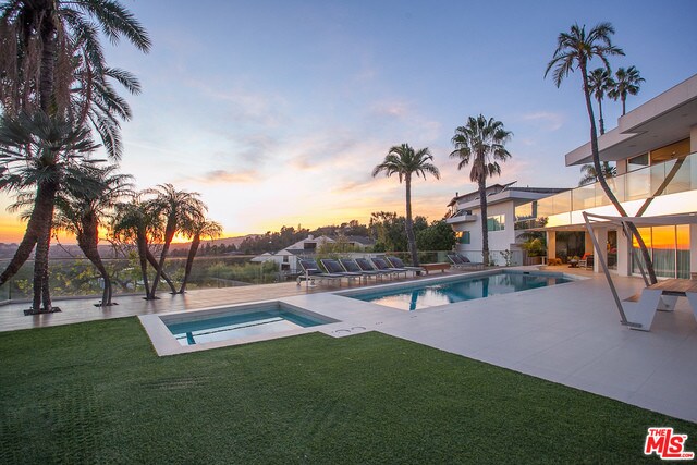 Building Photo - 9444 Sierra Mar Pl