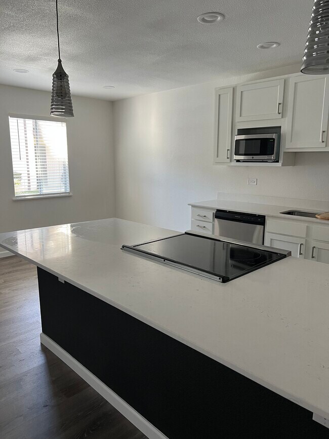 Building Photo - 1601 Pennsylvania St NE