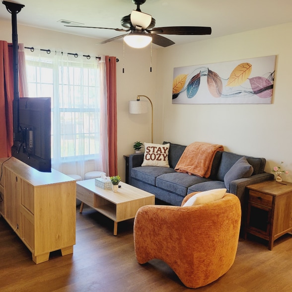 Primary Photo - 253 White Oak Rd