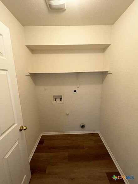 Building Photo - 4402 Golden Gate Dr