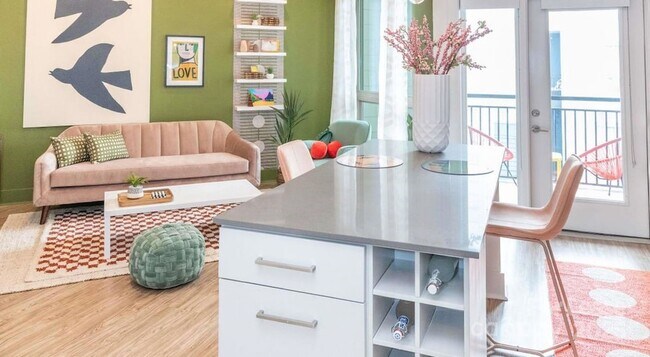 Building Photo - 650 E Brooklyn Vlg Ave