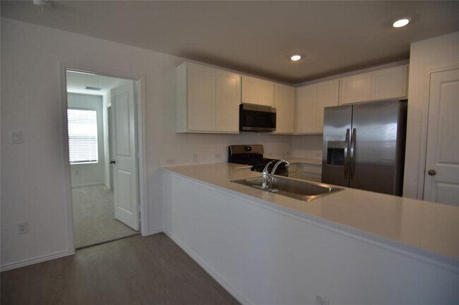 Building Photo - 275 Bugbee