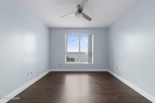 Building Photo - 241 Riverside Dr