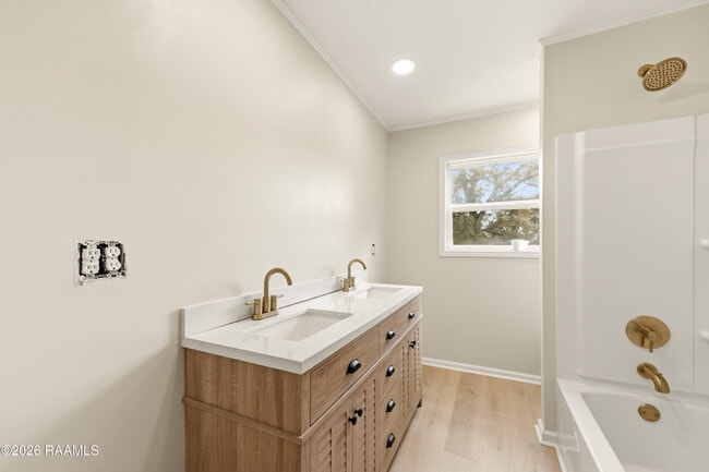 Building Photo - 1401 E Bayou Pkwy