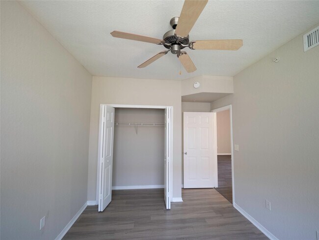 Building Photo - 15085 Michelangelo Blvd