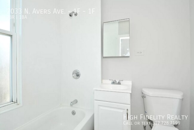 Building Photo - 2033 N Avers Ave
