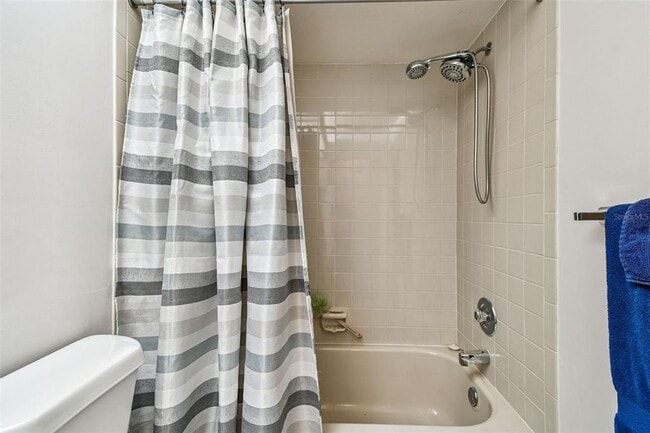 Building Photo - 7433 Greystone Dr