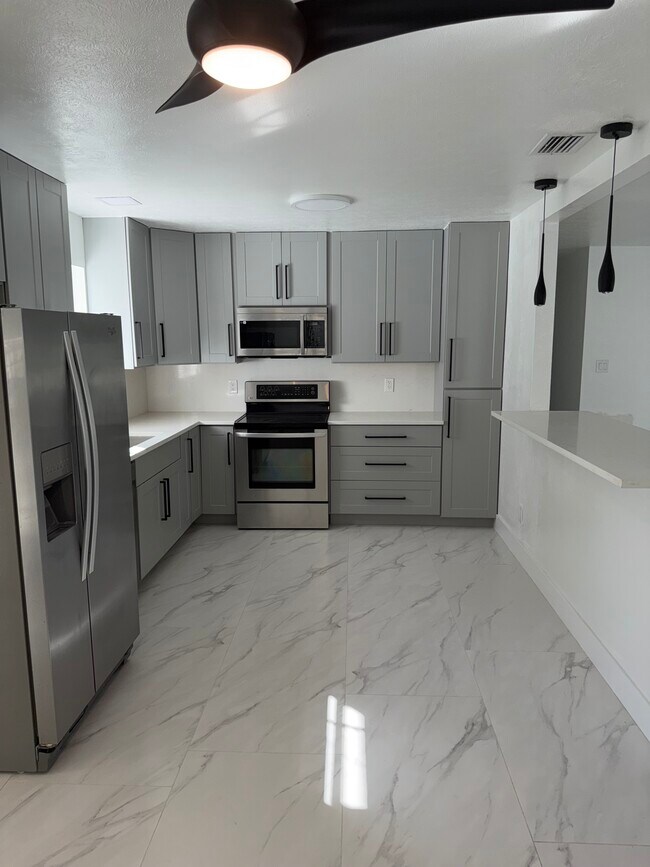 Building Photo - 1184 Milano Dr