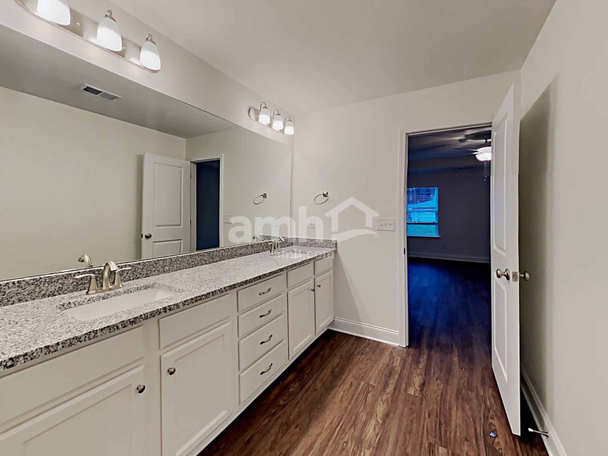 Building Photo - 123 Dog Path Trl