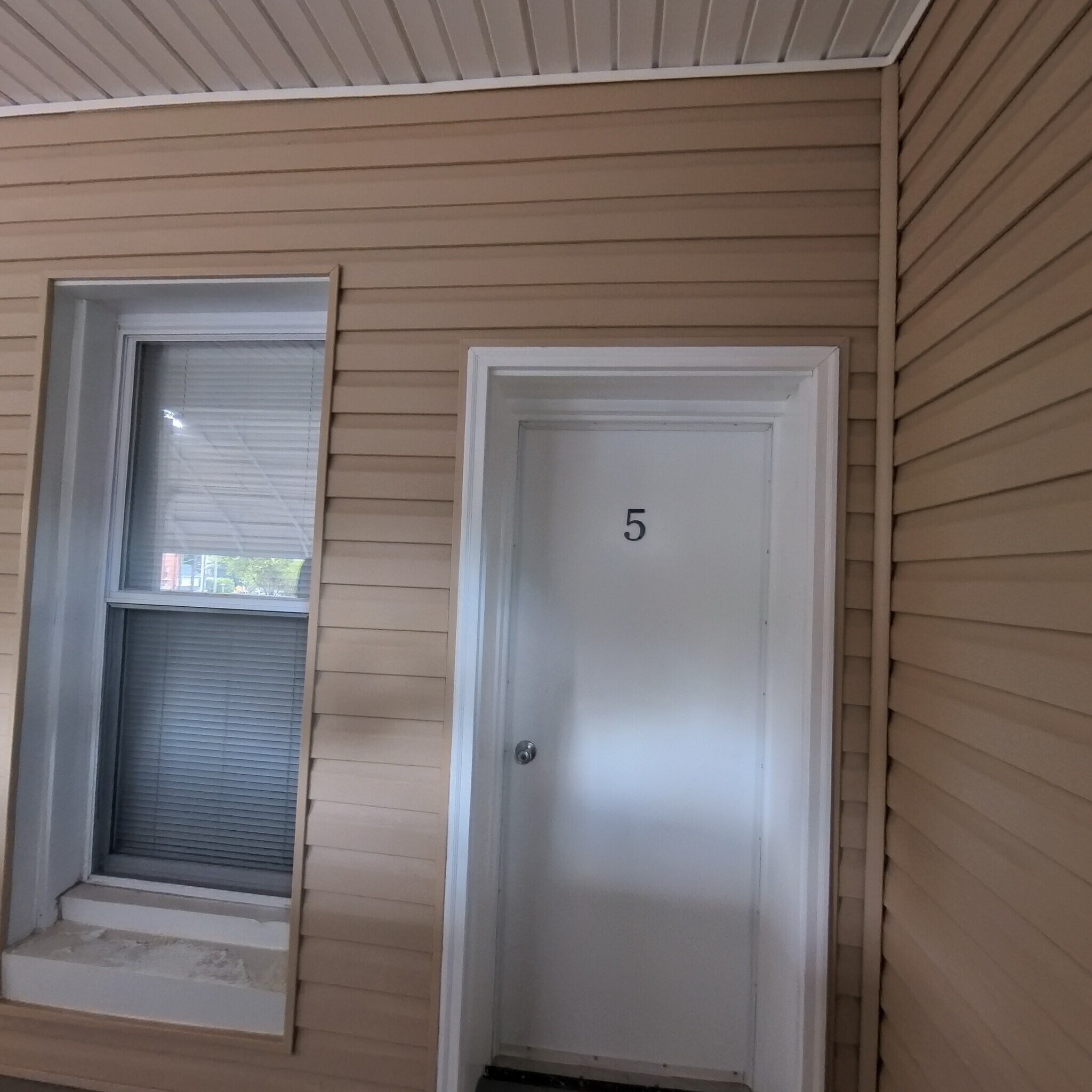 Unit 5 Front Door - 4646 York Rd
