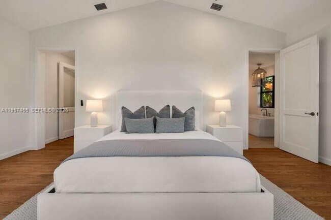 Building Photo - 2330 Overbrook St