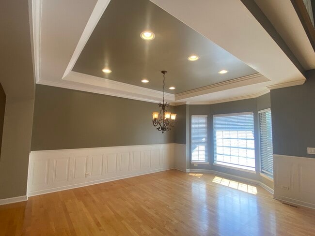 Building Photo - 15 Oak Creek Ct