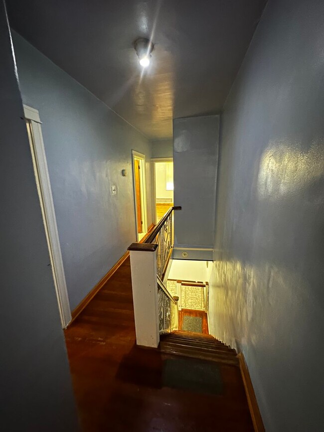 Building Photo - Welcome Home! Well-kept West Passyunk 3 Be...