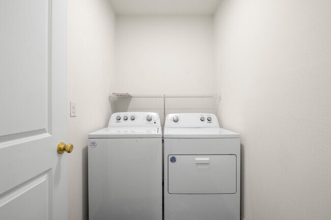 Building Photo - Home For Rent in Wesley Chapel!