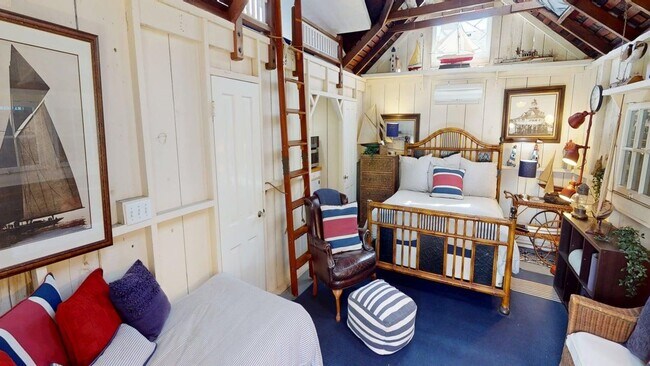 Building Photo - A Timeless Coronado Beach Cottage