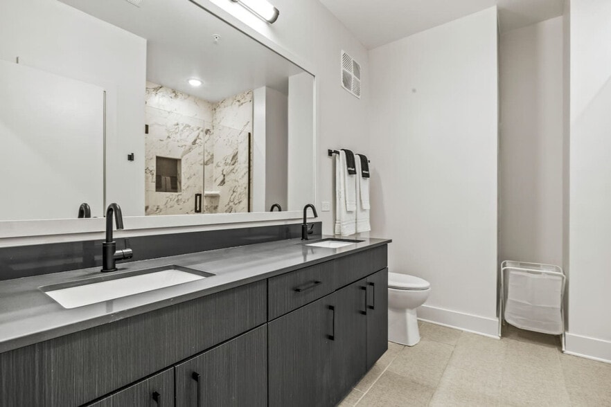 Building Photo - 617 N 12th St