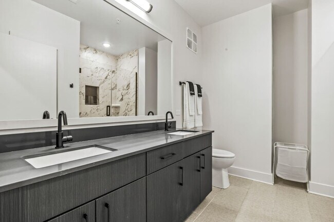 Building Photo - 617 N 12th St