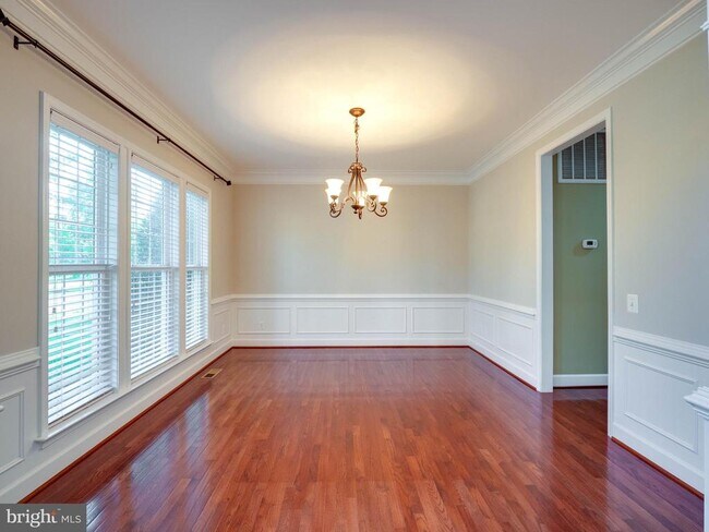 Building Photo - 41397 Windybush Dr