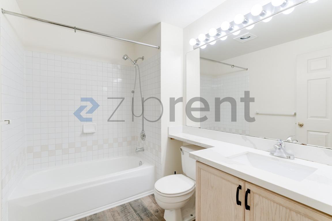 Building Photo - 1674 118th Ave SE