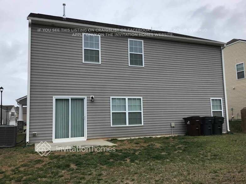 Building Photo - 1009 King Fisher Way