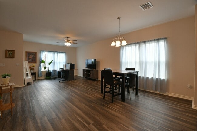 Building Photo - 5817 Gaston