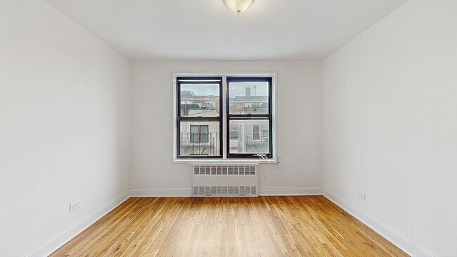 Building Photo - 282 E 35th St
